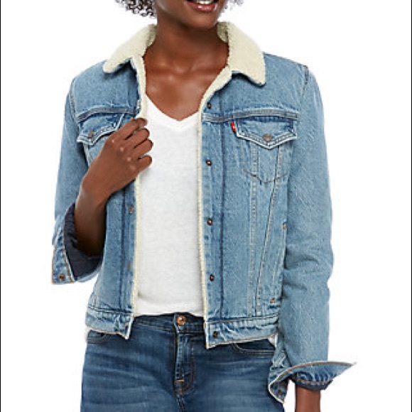 Levi's Jackets & Blazers - Levi’s Sherpa Trucker Jacket
